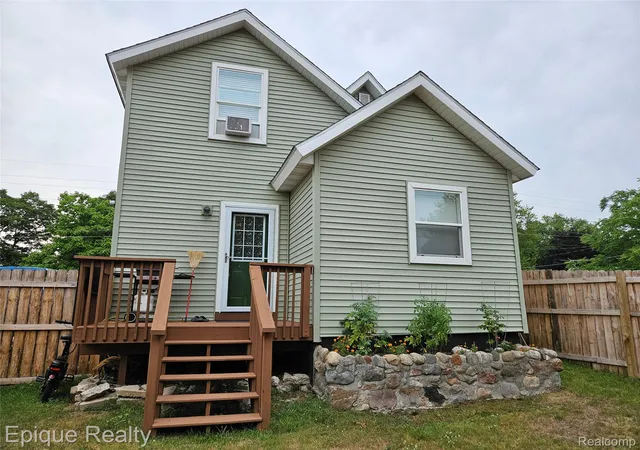 Photo 3 of Single family home for sale at 616 Crawford St, Belding, MI 48809 | MLS# 20261059537 | Listing updated on 2026-09-13