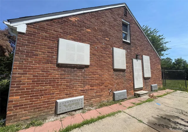 Photo 2 of Single family home for sale at 20452 Tracey St, Detroit City Wayne, MI 48235 | MLS# 20261059547 | Listing updated on 2026-08-28