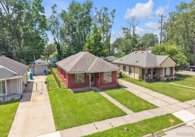 2nd image of 3916 Cornell St, Dearborn Heights, MI 48125 | MLS# 20261059550