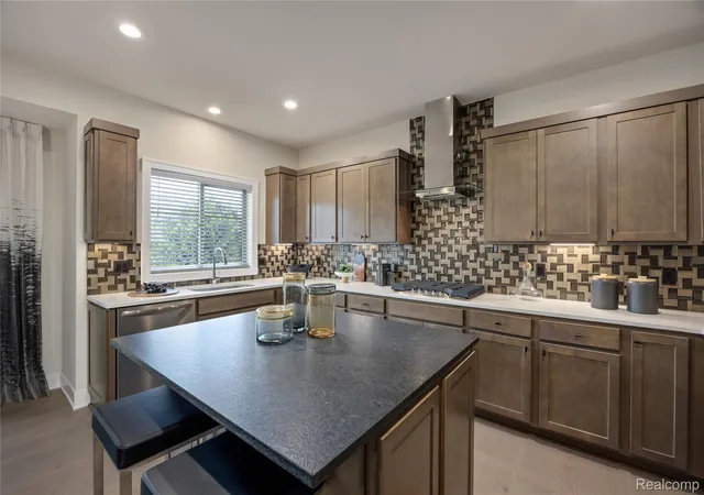 5th image of 2085 Kohli Dr, Troy, MI 48083 | MLS# 20261059561