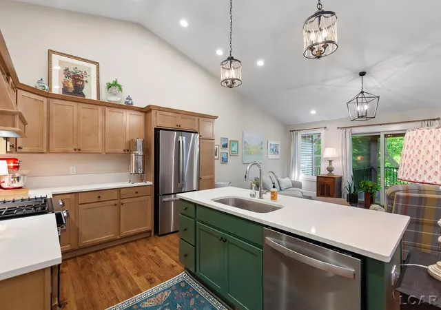Listing Photo 4 - Condo for sale in building located at 1641 Rivers Edge Ct, Adrian, MI 49221