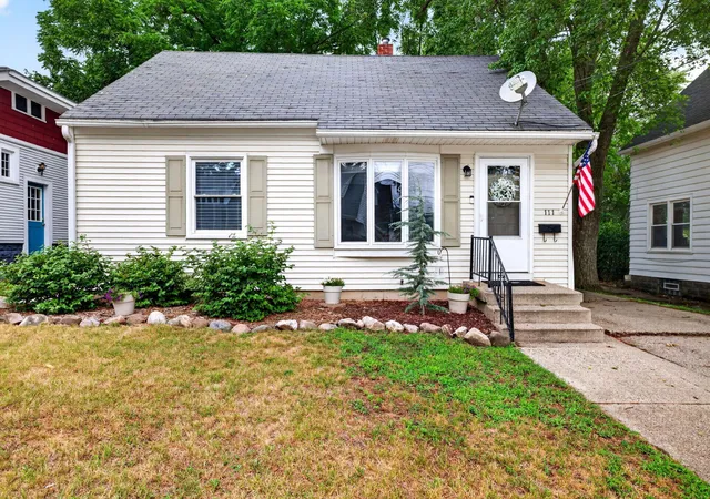 1st image of 111 Melbourne St Ne, Grand Rapids, MI 49505 | MLS# 65026039501