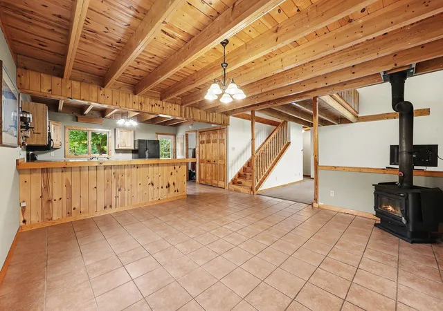 Photo 3 of Single family home for sale at 3005 Penneywood Dr, Jackson, MI 49201 | MLS# 81026039499 | Listing updated on 2026-08-28