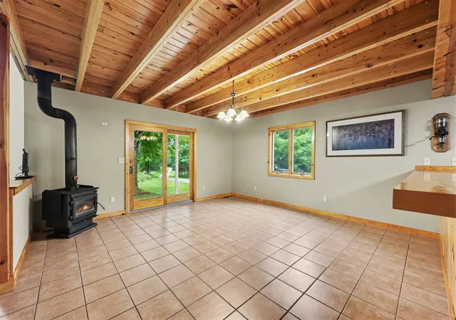 Photo 4 of Single family home for sale at 3005 Penneywood Dr, Jackson, MI 49201 | MLS# 81026039499 | Listing updated on 2026-08-28