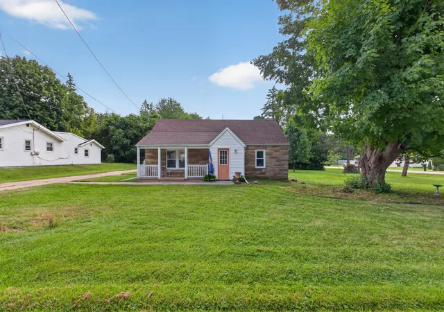 Photo 1 of Single family home for sale at 221 Teft Rd, Spring Arbor, MI 49283 | MLS# 55026039480 | Listing updated on 2026-08-31