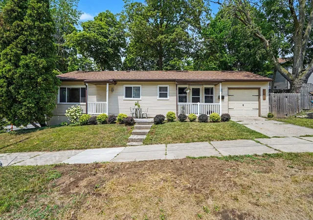 image of 1205 Fountain St Ne, Grand Rapids City Kent, MI 49503 | MLS# 65026039487