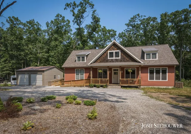 Photo 1 of Sale Pending at 914 S Hilton Park Rd, Muskegon, MI 49442 | MLS# 71026039508 | Listing updated on 2026-09-16