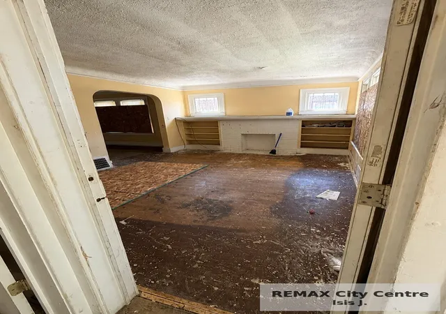 Photo 4 of Single family home for sale at 14934 Washburn St, Detroit, MI 48238 | MLS# 81026039497 | Listing updated on 2026-08-31