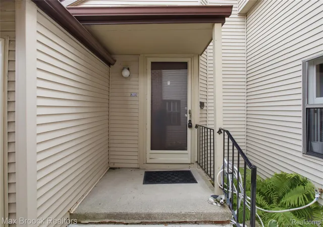 Photo 2 of Condo for sale at 6580 Ridgefield Cir #203, West Bloomfield, MI 48322 | MLS# 20261059579 | Listing updated on 2026-09-02