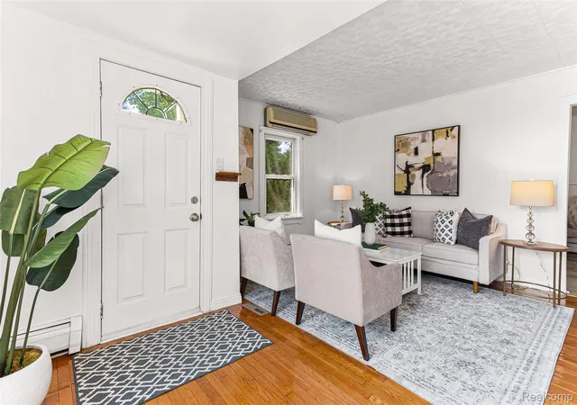 Photo 3 of Single family home for sale at 22655 Purdue Ave, Farmington Hills, MI 48336 | MLS# 20261059581 | Listing updated on 2026-09-03