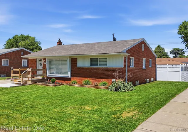 2nd image of 4603 E Thirteen Mile Rd, Warren, MI 48092 | MLS# 20261059584