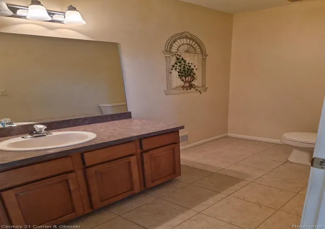 Photo 23 of Condo for sale at 6123 Lochmore Dr #71, Commerce Township, MI 48382 | MLS# 20261059585 | Listing updated on 2026-09-05