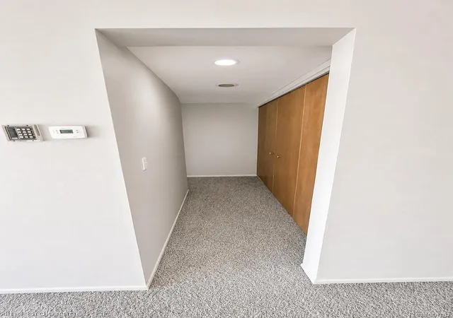 2nd image of 1325 S Maple Rd, Ann Arbor, MI 48103
