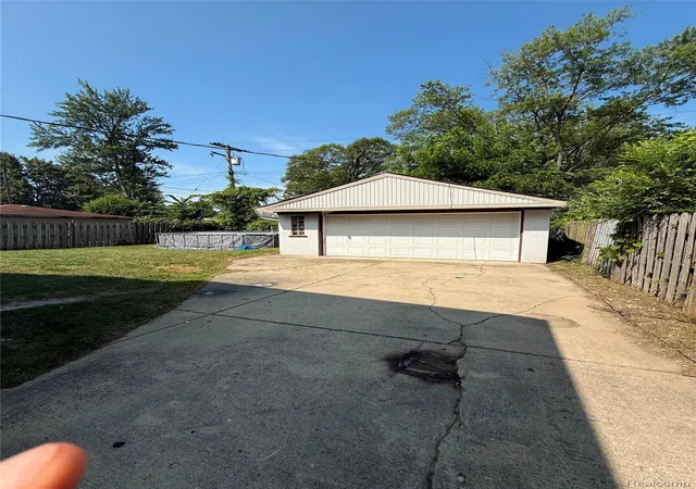 4th image of 4556 Cleveland St, Wayne, MI 48184 | MLS# 20261059593