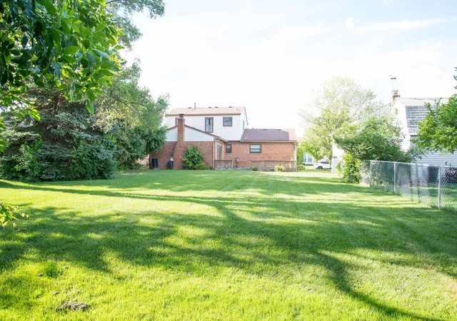 Photo 3 of Single family home for sale at 2188 Zenia Dr, Troy, MI 48083 | MLS# 58050216741 | Listing updated on 2026-08-29