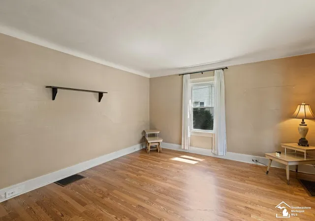 Photo 4 of Single family home for sale at 605 Giles Ave, Blissfield, MI 49228 | MLS# 57050216742 | Listing updated on 2026-08-21