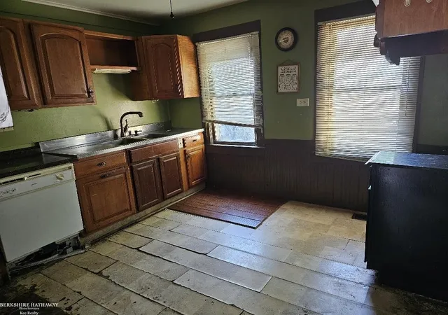 2nd image of 332 Carroll St, Marine City, MI 48039 | MLS# 58050216744