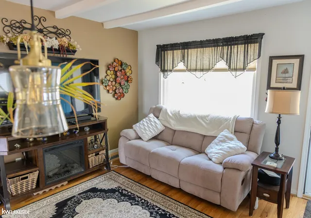 5th image of 22428 Daniels St, Saint Clair Shores, MI 48081 | MLS# 58050216748