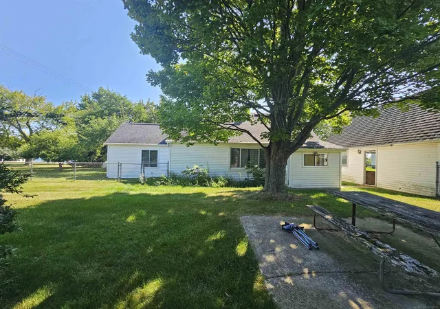 Photo 4 of Single family home for sale at 2209 N Lakeshore Rd, Carsonville, MI 48419 | MLS# 58050216749 | Listing updated on 2026-09-12