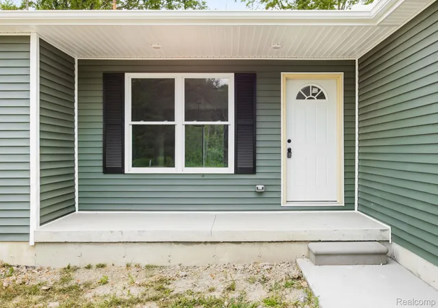 2nd image of 1047 39th St, Port Huron, MI 48060 | MLS# 20261059621