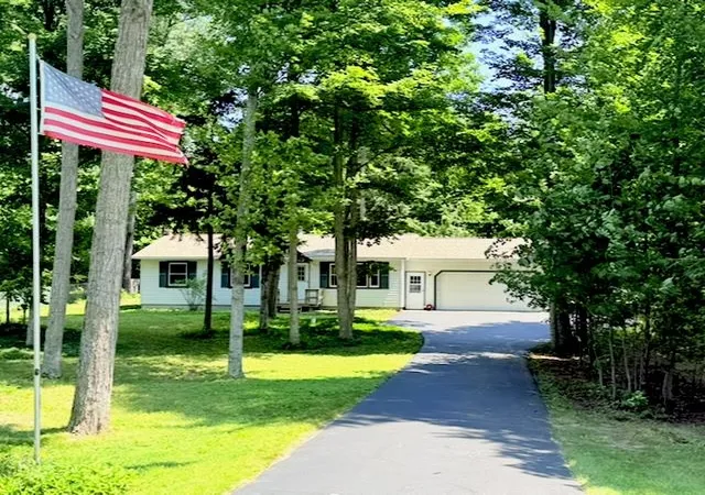 1st image of 33 Bluejay Rd, Traverse City, MI 49696 | MLS# 78080071726