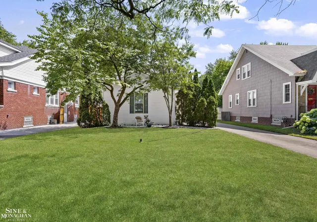 1st image of 886 St Clair Ave, Grosse Pointe City Wayne, MI 48230 | MLS# 58050216766