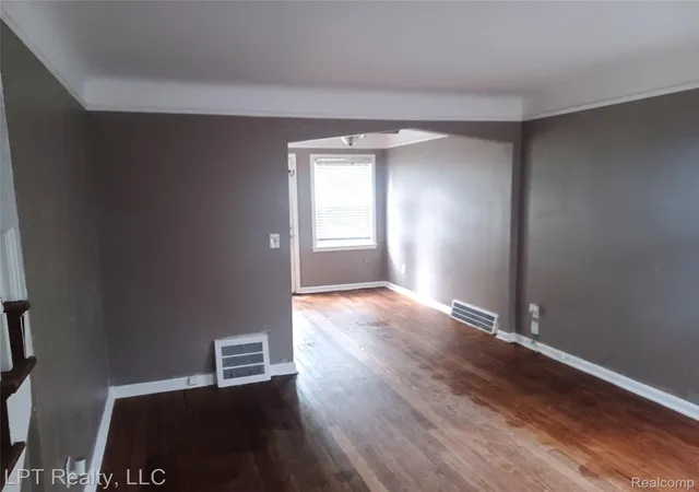 Photo 4 of Single family home for sale at 1009 E 4th Street, Royal Oak, MI 48067 | MLS# 20261059636 | Listing updated on 2026-09-18