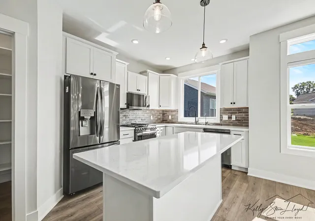 Listing Photo 4 - Condo for sale in building located at 5441 Albright Ave Sw, Kent, MI 49418