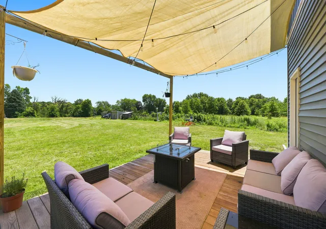 Photo 3 of Single family home for sale at 2719 S Cleveland Ave, Saint Joseph, MI 49085 | MLS# 69026039562 | Listing updated on 2026-09-02