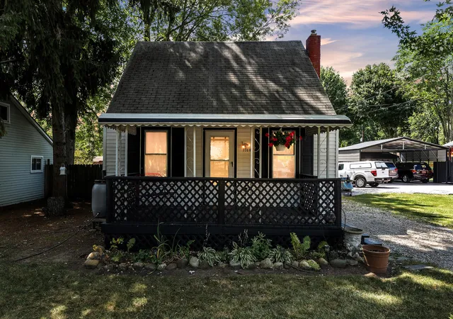 2nd image of 350 E Clark Rd, Ypsilanti, MI 48198 | MLS# 81026039542