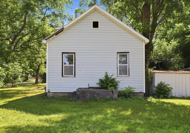 Photo 2 of Single family home for sale at 400 Concord Ave, Battle Creek, MI 49014 | MLS# 81026039549 | Listing updated on 2026-09-13