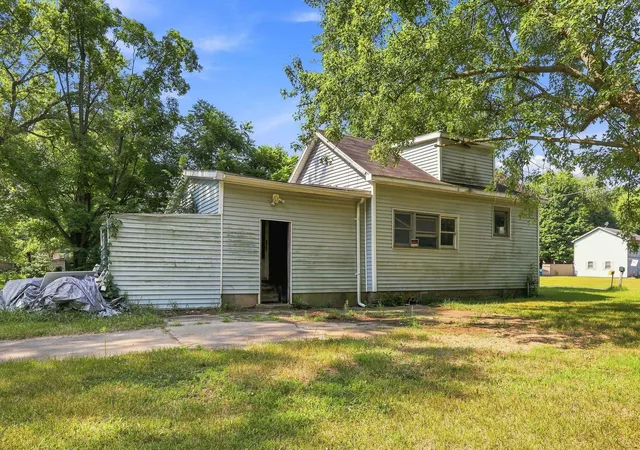 Photo 3 of Single family home for sale at 400 Concord Ave, Battle Creek, MI 49014 | MLS# 81026039549 | Listing updated on 2026-09-13