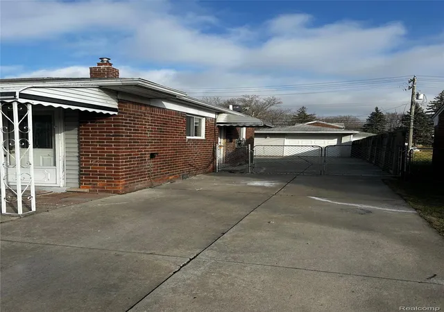 2nd image of 21726 Eastwood Ct, Warren, MI 48089 | MLS# 20261059639