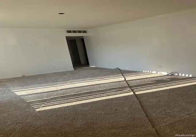 3rd image of 21726 Eastwood Ct, Warren, MI 48089 | MLS# 20261059639