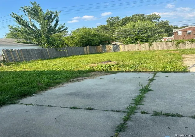 10th image of 21726 Eastwood Ct, Warren, MI 48089 | MLS# 20261059639