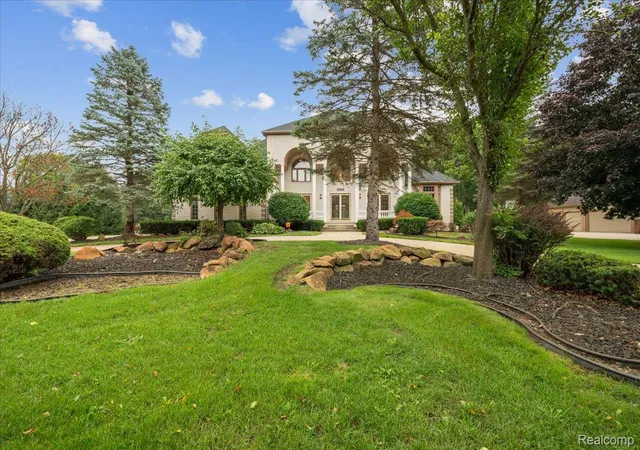 4th image of 3965 Loch Bend Dr, Commerce Township, MI 48382 | MLS# 20261059640