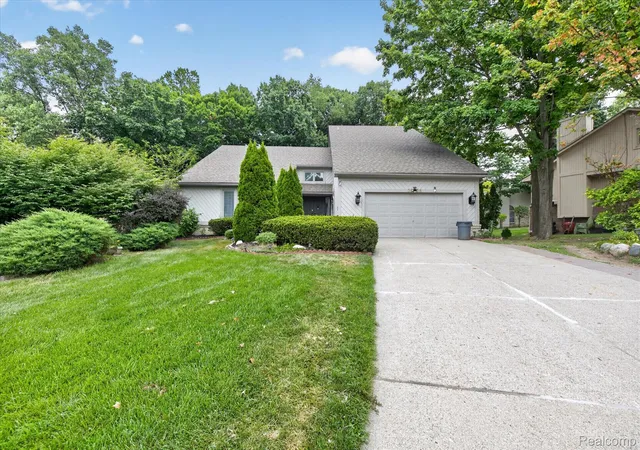 Photo 1 of Single family home for sale at 38808 Lancaster Dr, Farmington Hills, MI 48331 | MLS# 20261059641 | Listing updated on 2026-09-01