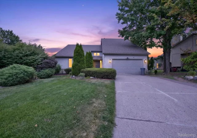 Photo 2 of Single family home for sale at 38808 Lancaster Dr, Farmington Hills, MI 48331 | MLS# 20261059641 | Listing updated on 2026-09-01