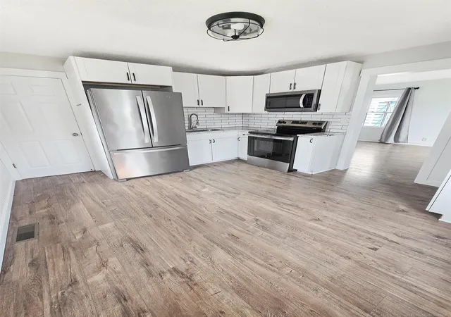Photo 2 of Single family home for sale at 921 Donald Ave, Royal Oak, MI 48073 | MLS# 58050216779 | Listing updated on 2026-08-28