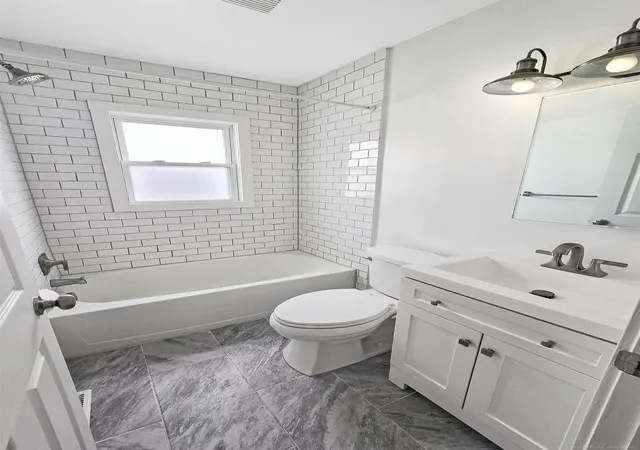 Photo 2 of Single family home for sale at 921 Donald Ave, Royal Oak, MI 48073 | MLS# 58050216779 | Listing updated on 2026-08-28