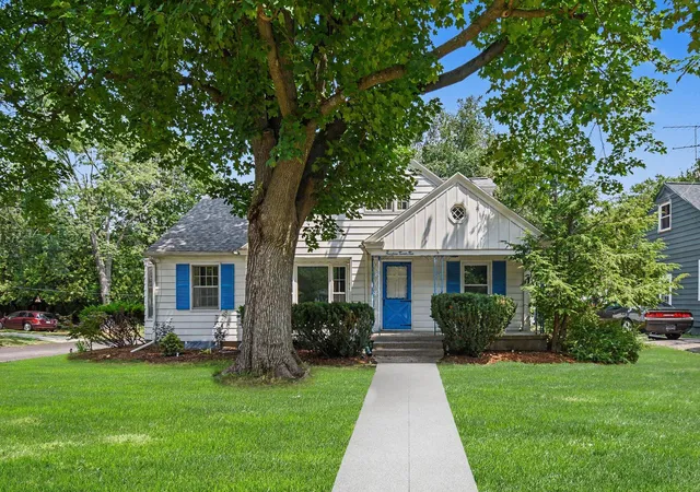 1st image of 1422 Derby Dr Nw, Grand Rapids, MI 49504 | MLS# 65026039574