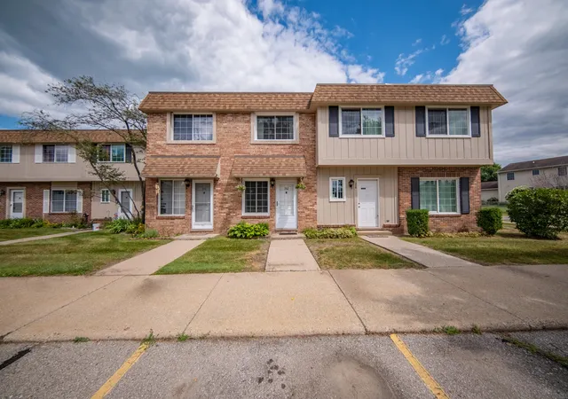 2nd image of 352 Riverbend Dr, Milan, MI 48160 | MLS# 81026039577