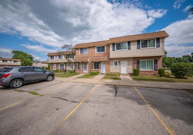 3rd image of 352 Riverbend Dr, Milan, MI 48160 | MLS# 81026039577