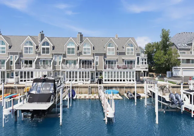 2nd image of 409 Lake Dr #17, New Buffalo, MI 49117 | MLS# 69026039575