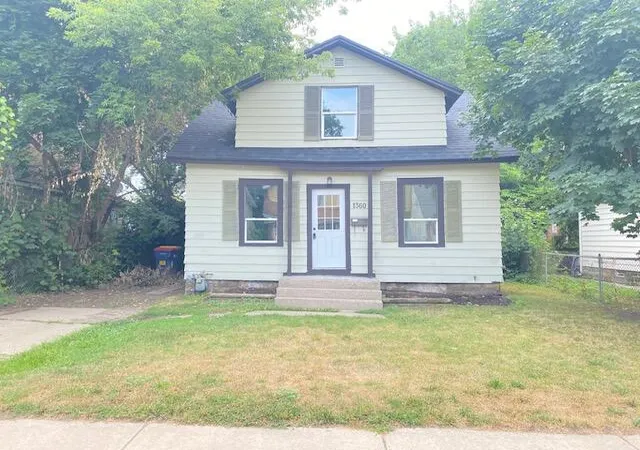 1st image of 1360 Paris Ave Ne, Grand Rapids, MI 49505 | MLS# 65026039579