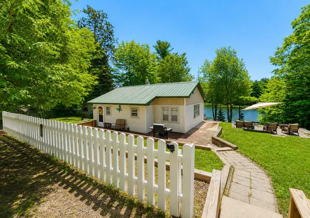 Photo 1 of Single family home for sale at 4608 Avery Dr, Traverse City, MI 49696 | MLS# 78080071739 | Listing updated on 2026-08-02