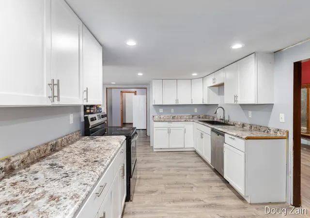 Photo 3 of Single family home for sale at 10680 15 Mile Rd NE, Cedar Springs, MI 49319 | MLS# 65026039583 | Listing updated on 2026-08-28
