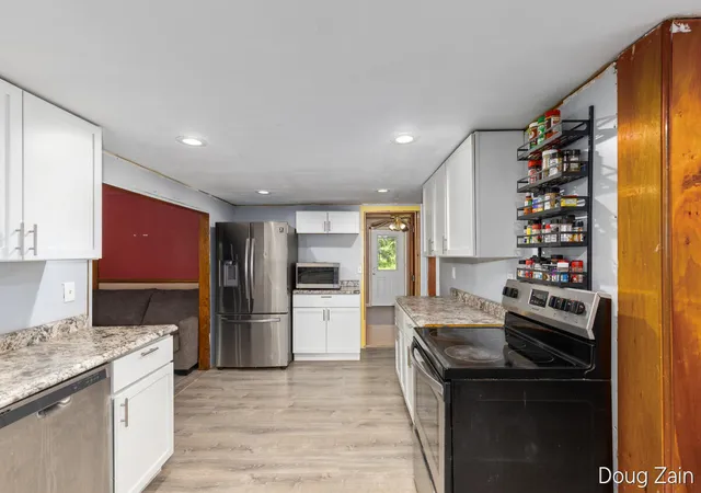 Photo 4 of Single family home for sale at 10680 15 Mile Rd NE, Cedar Springs, MI 49319 | MLS# 65026039583 | Listing updated on 2026-08-28