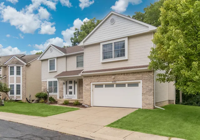 3rd image of 3085 N Foxridge Ct, Ann Arbor, MI 48105 | MLS# 81026039581