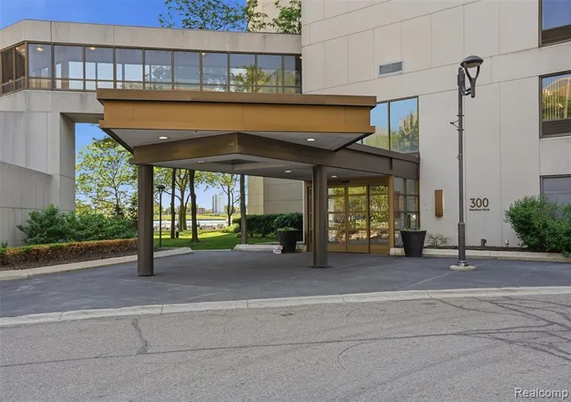 4th image of 300 Riverfront Dr, Detroit, MI 48226 | MLS# 81026039584